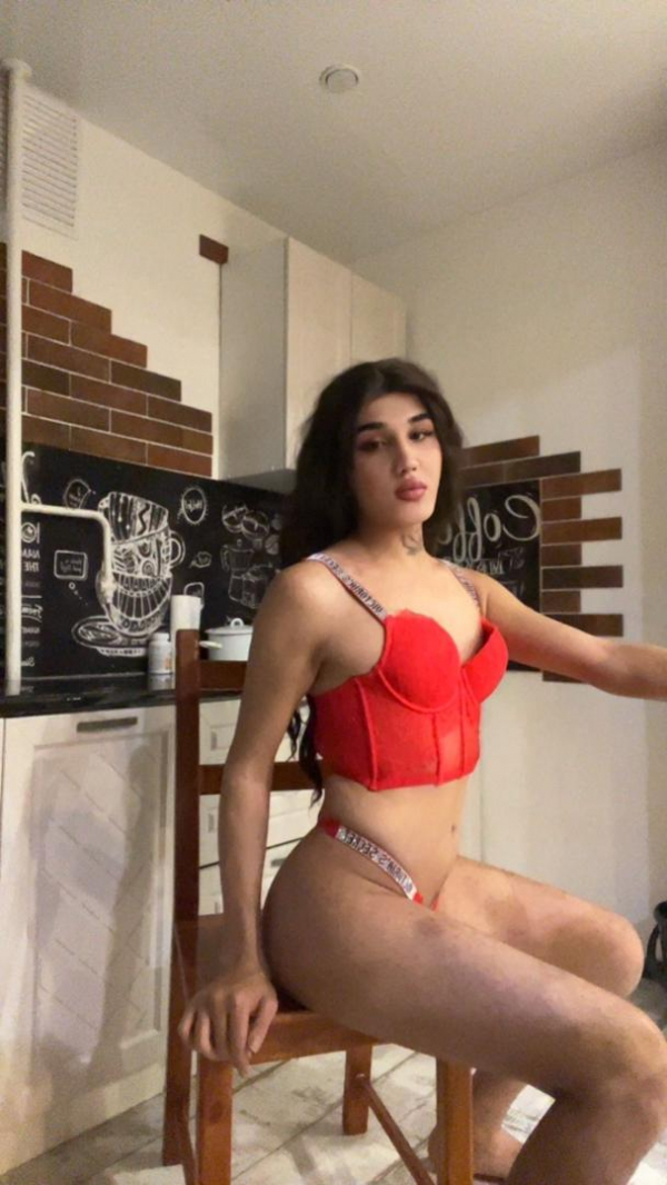 Лаура транс